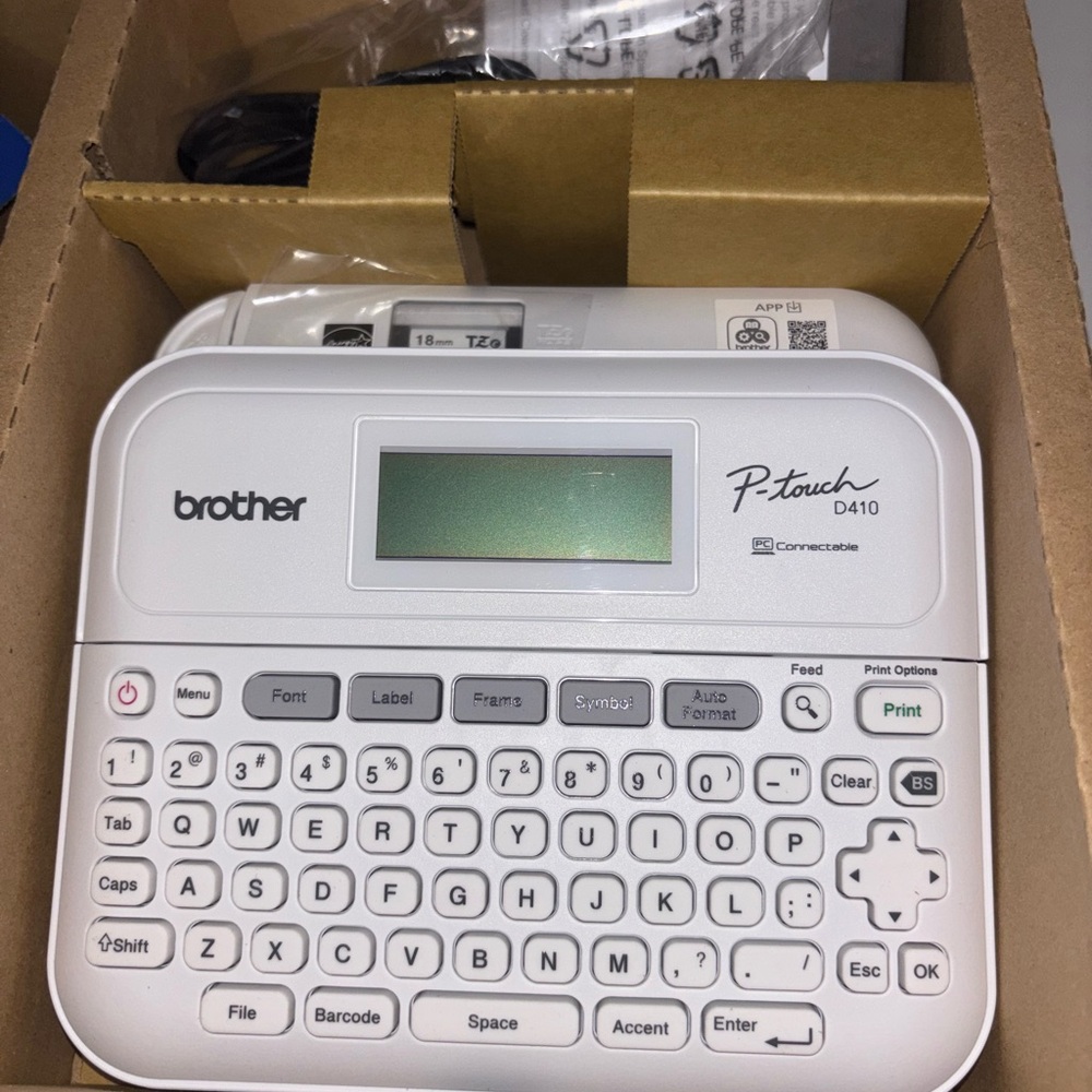 Brother P-Touch D410 Label Maker in White - Picture 2 of 2